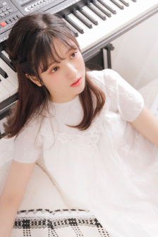 《漂亮的女邻居》三级